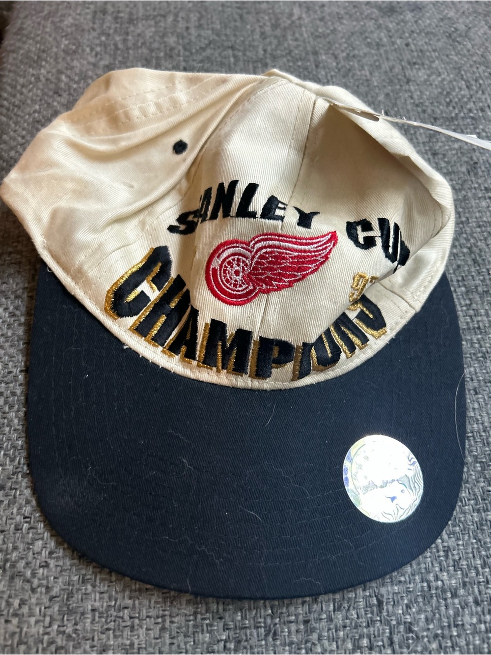Vintage NHL White& Black Official License Product Tag Stanley Cup 1997 champions